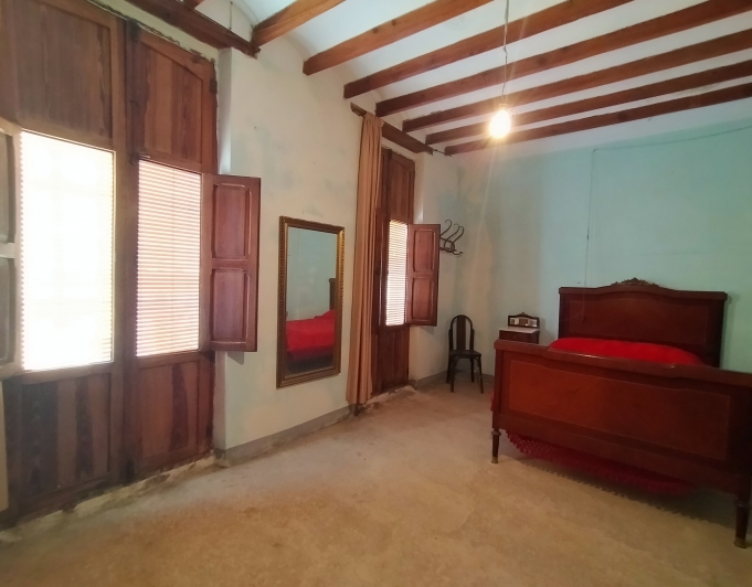 Gran casa de pueblo en Castell de Castells