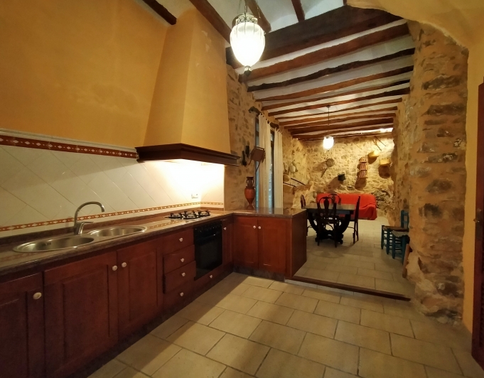 Gran casa de pueblo en Castell de Castells