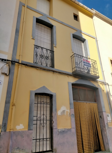 Gran casa de pueblo en Castell de Castells