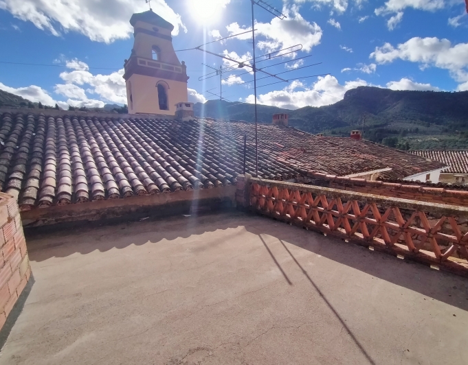 Gran casa de pueblo en Castell de Castells