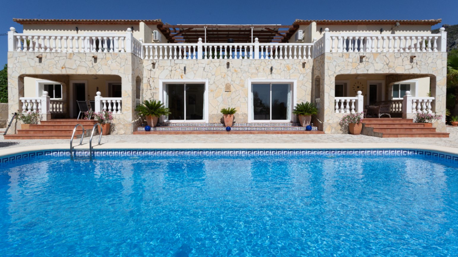 Maison de campagne merveilleuse à Benigembla