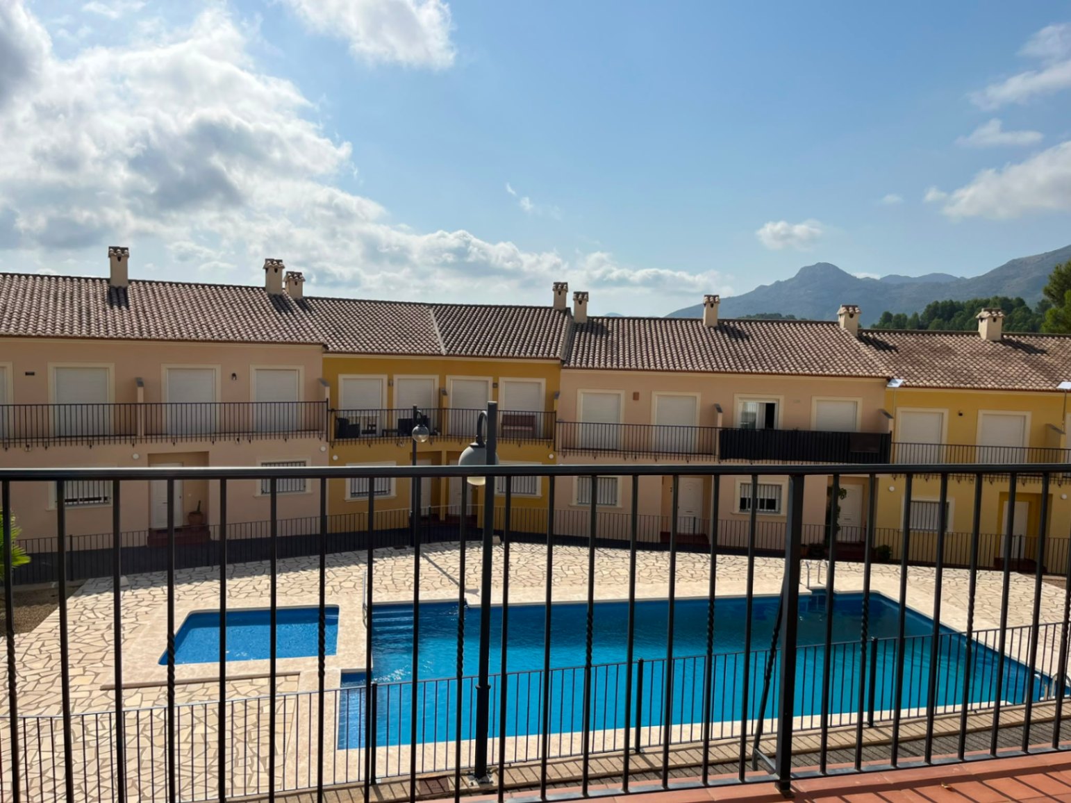 Casa adosada en venta en Murla con piscina comunitaria