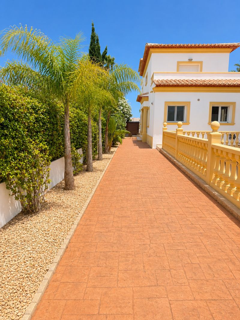 Villa mit 5 Schlafzimmern in Beniarbeig
