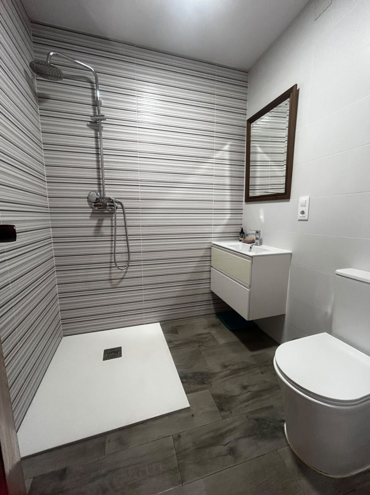 Apartamento en planta baja de 3 dormitorios y reformado