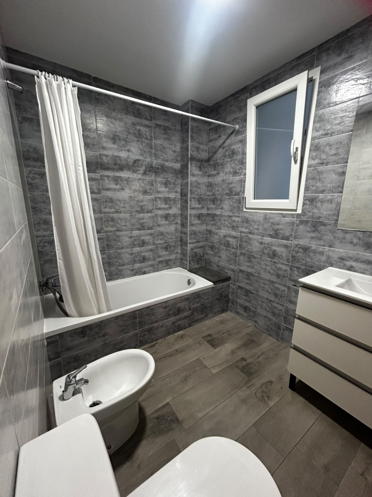 Apartamento en planta baja de 3 dormitorios y reformado