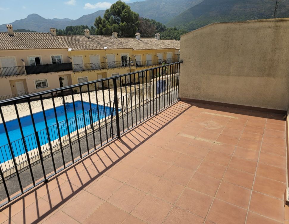 Casa adosada en venta en Murla con piscina comunitaria