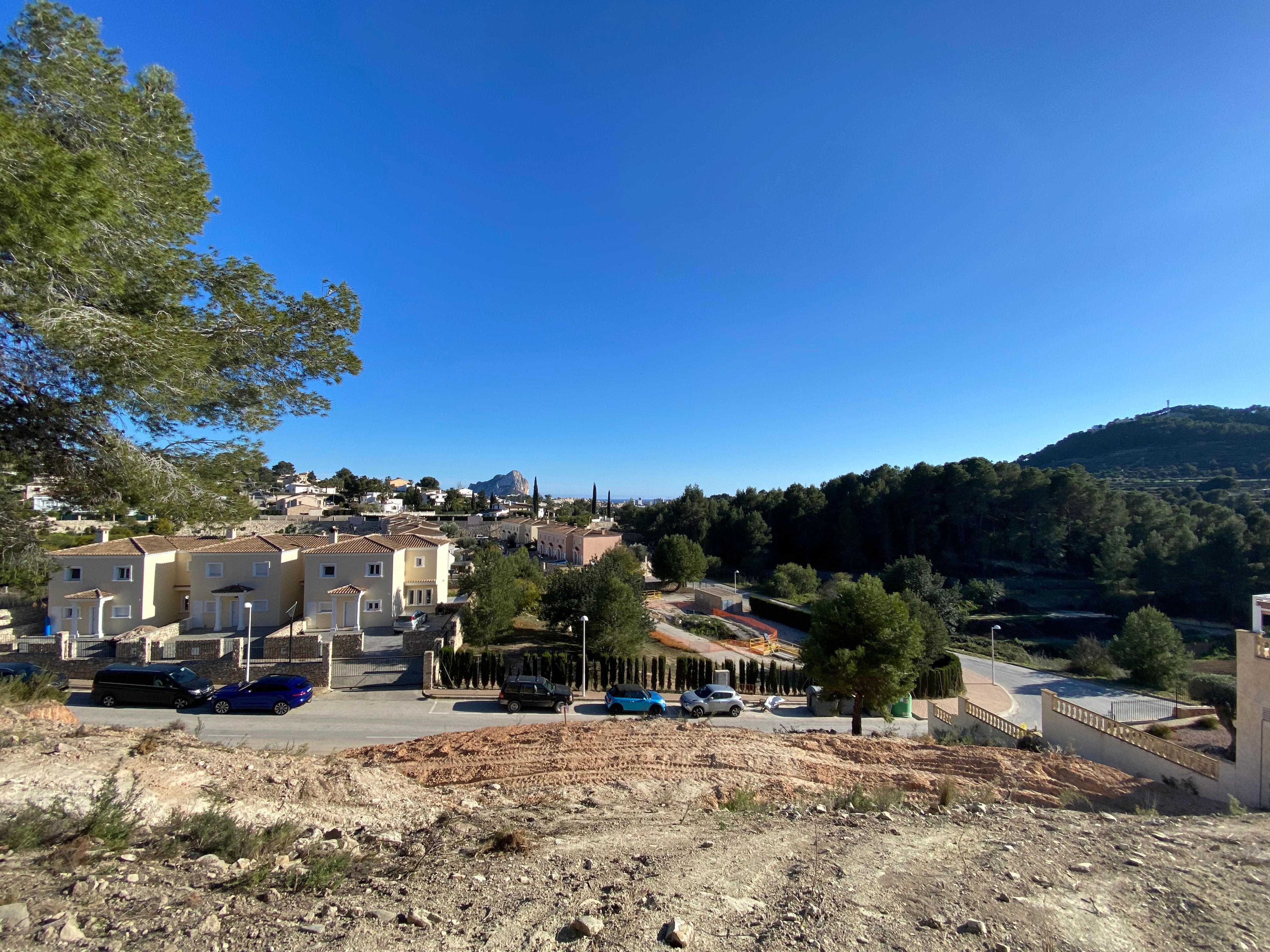 Land en project van nieuw gebouwde villa Calpe