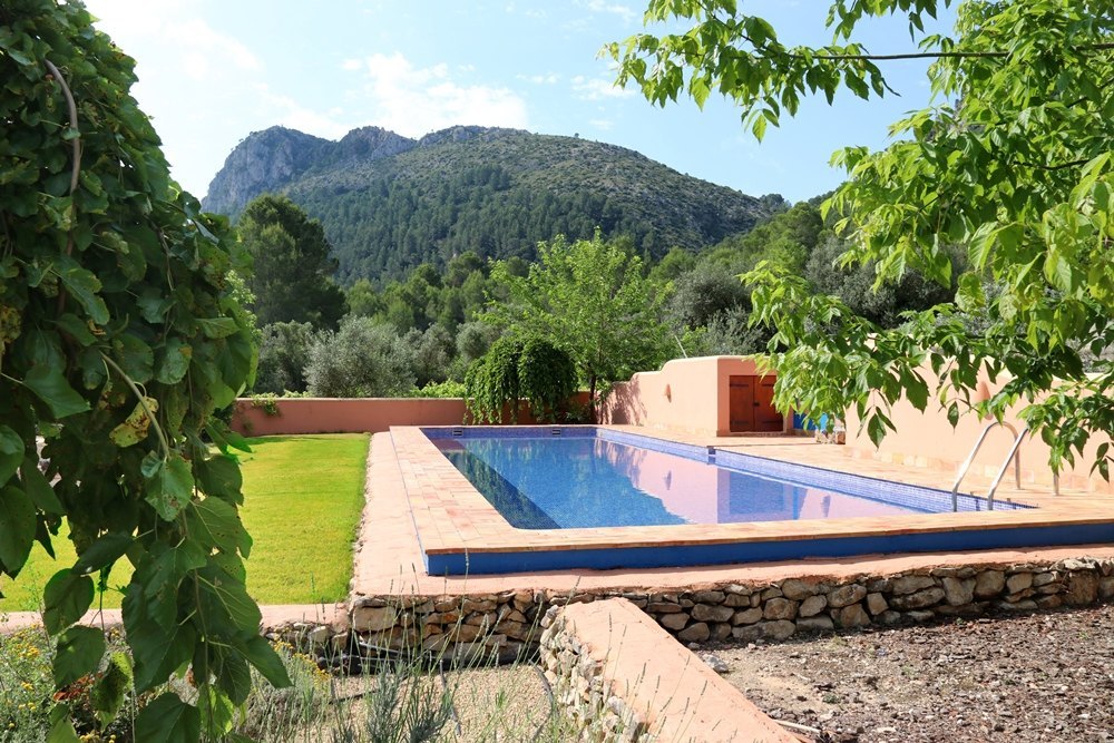 Magnificent villa Masia RiuSeñor, surrounded by olive trees and fruit trees